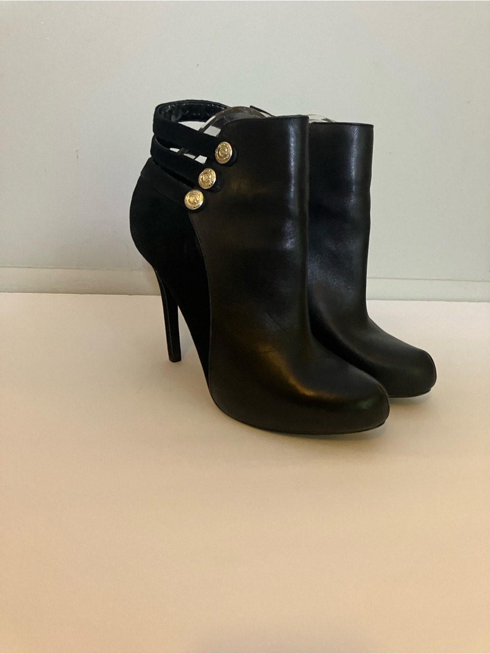 Guess Ranee Platform Booties 9.5 GUC